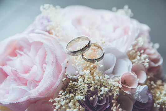 Are Plastic Plates Appropriate to Use at Weddings?